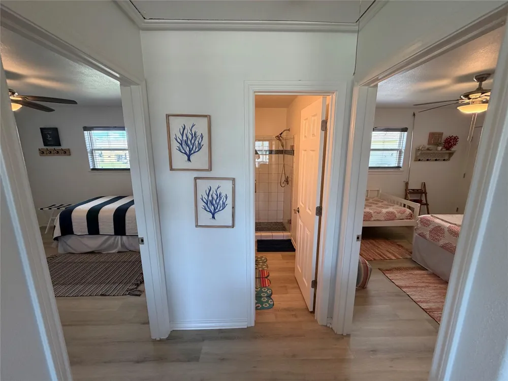 980 S Stingaree Drive Crystal Beach, TX 77650