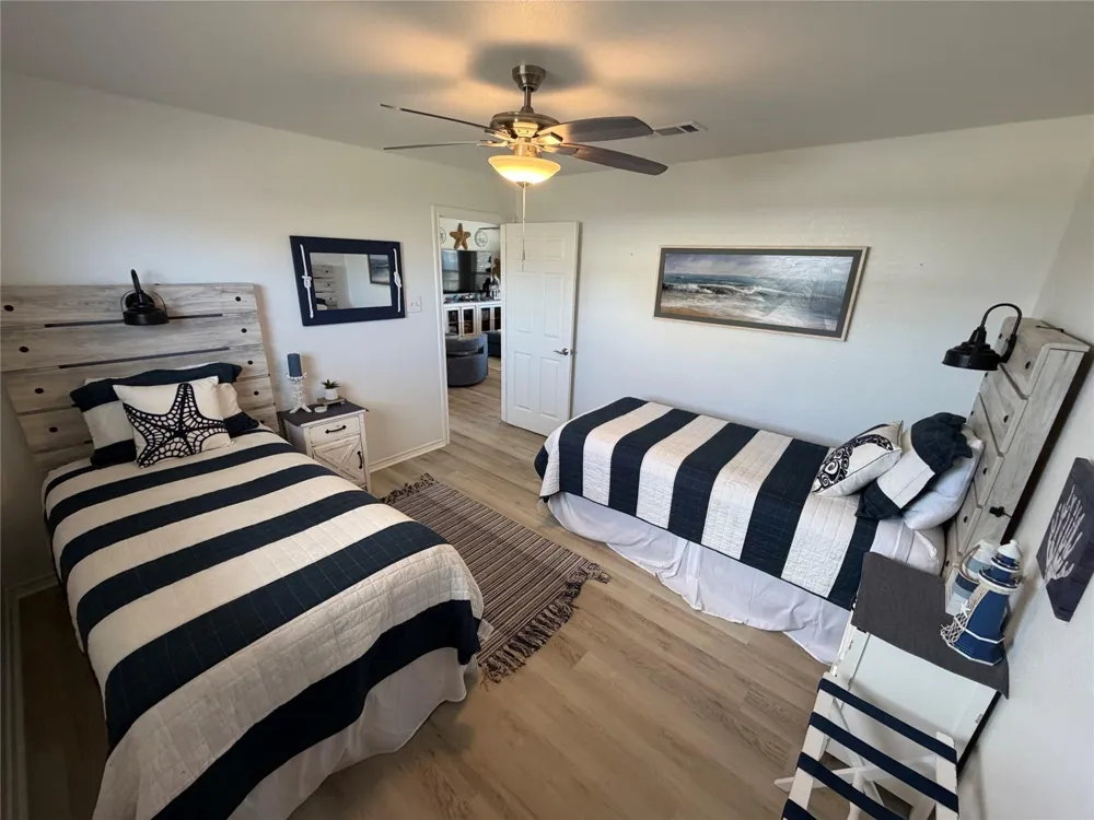 980 S Stingaree Drive Crystal Beach, TX 77650