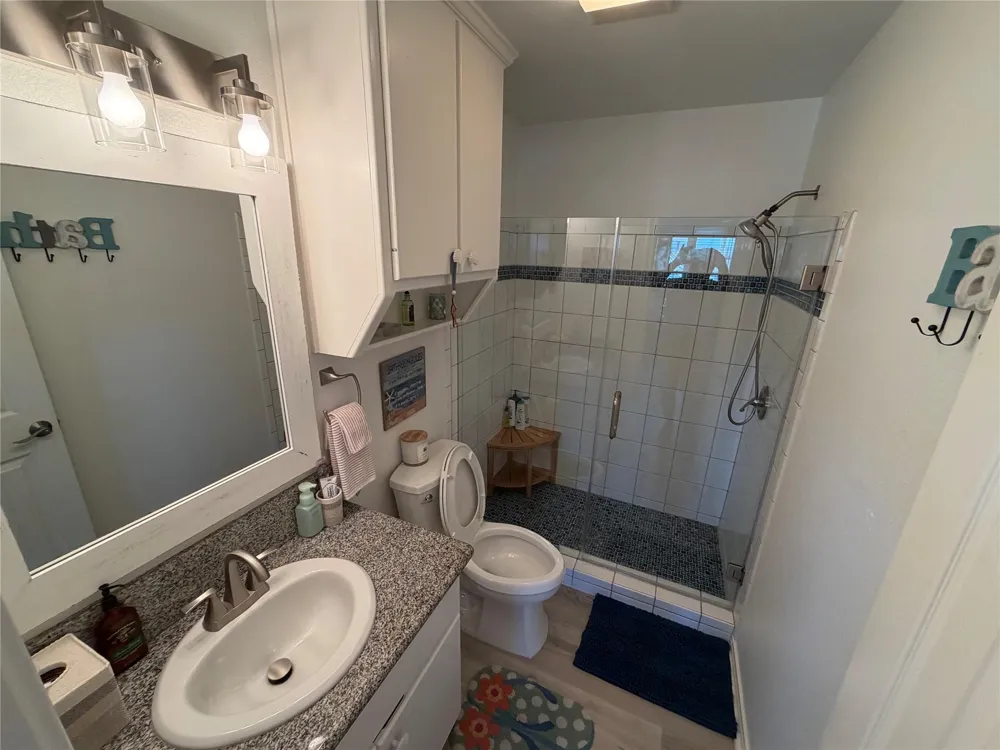 980 S Stingaree Drive Crystal Beach, TX 77650