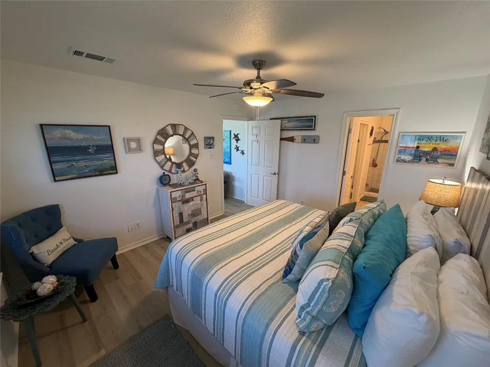 980 S Stingaree Drive Crystal Beach, TX 77650