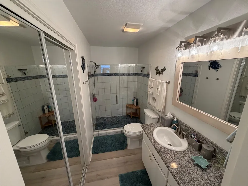 980 S Stingaree Drive Crystal Beach, TX 77650