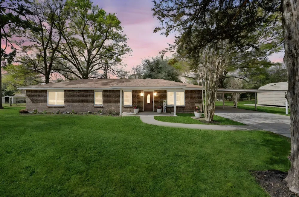 16746 Main Street Splendora, TX 77372