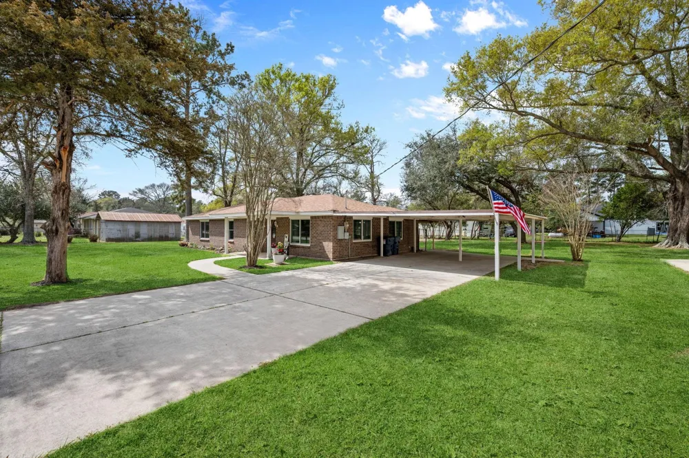 16746 Main Street Splendora, TX 77372