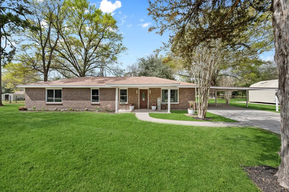 16746 Main Street Splendora, TX 77372