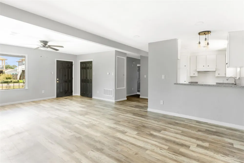 234 Bay Oaks Drive La Porte, TX 77571