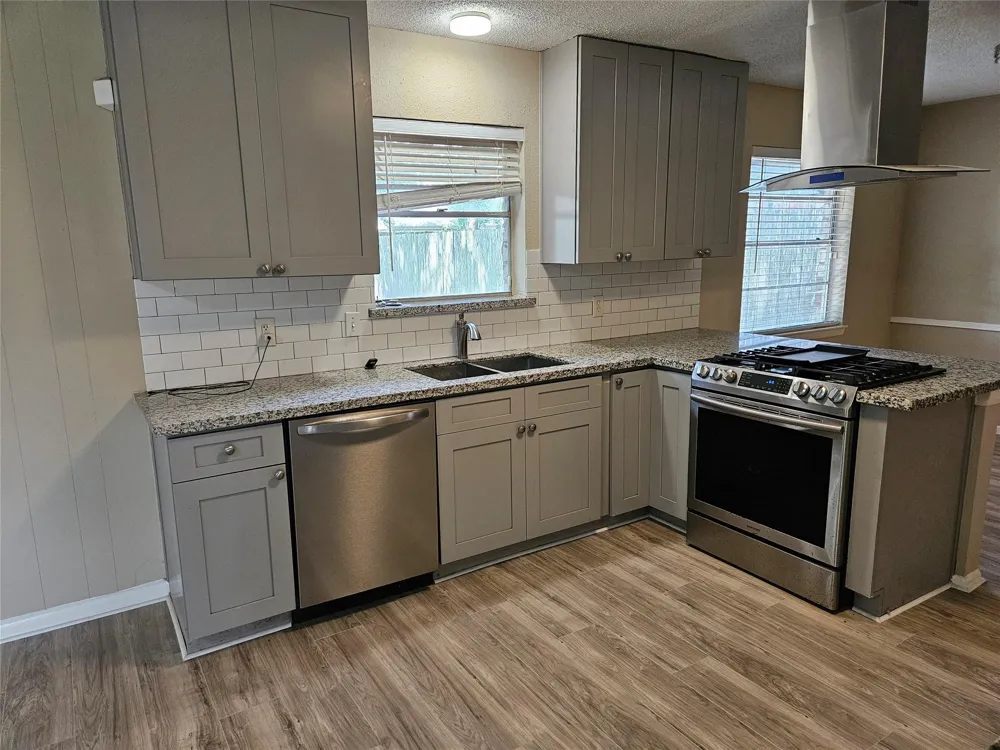 1402 New Orleans Street Deer Park, TX 77536