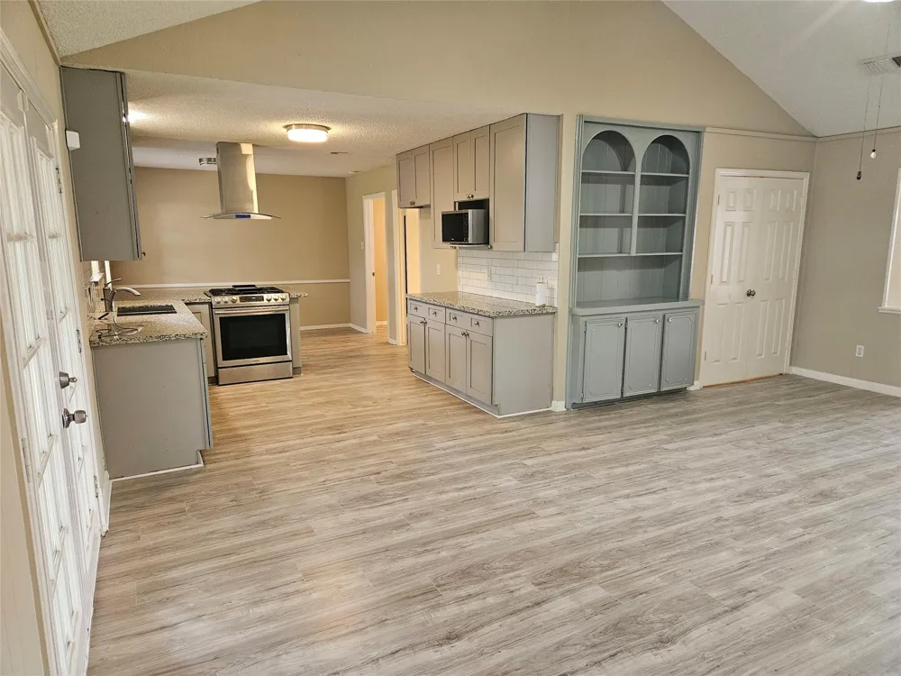 1402 New Orleans Street Deer Park, TX 77536