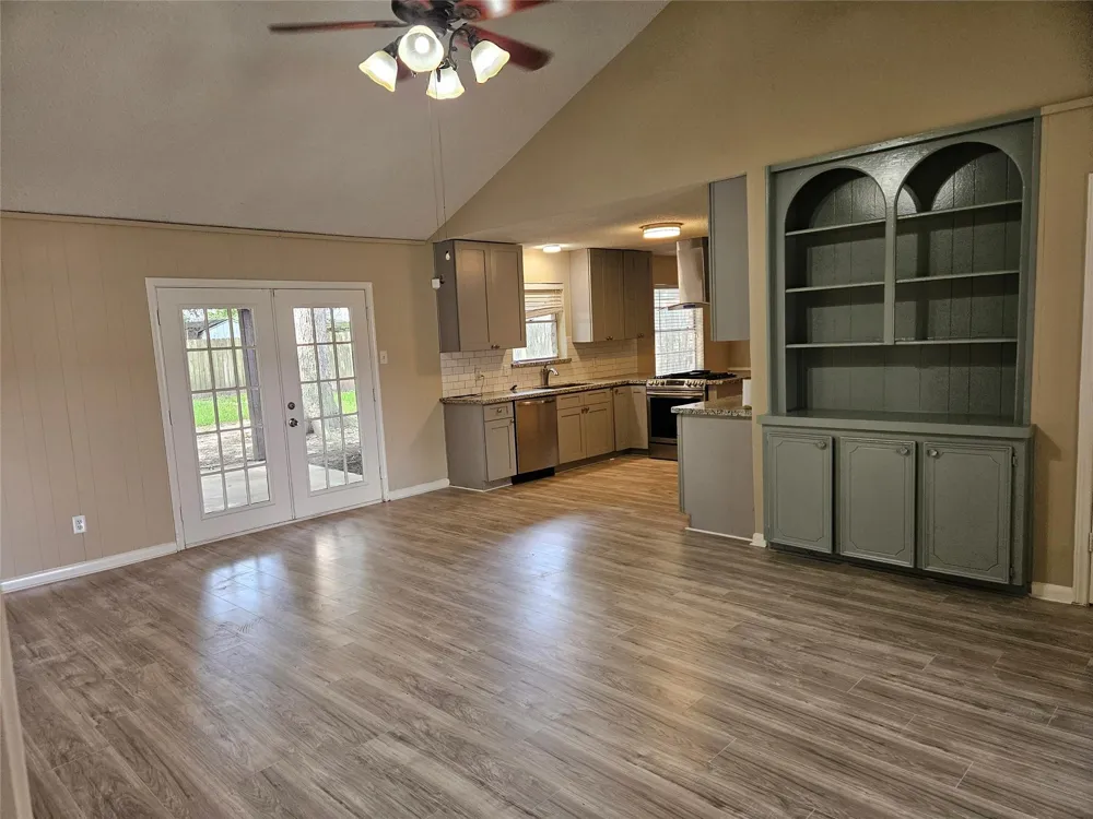 1402 New Orleans Street Deer Park, TX 77536