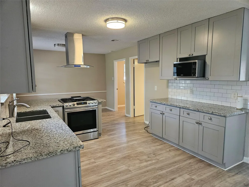1402 New Orleans Street Deer Park, TX 77536