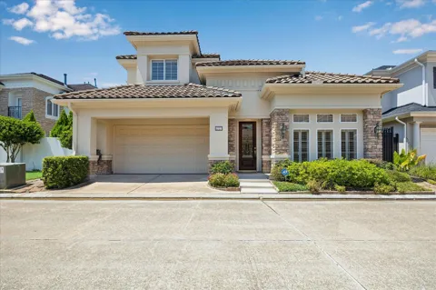 2727 Tudor Manor