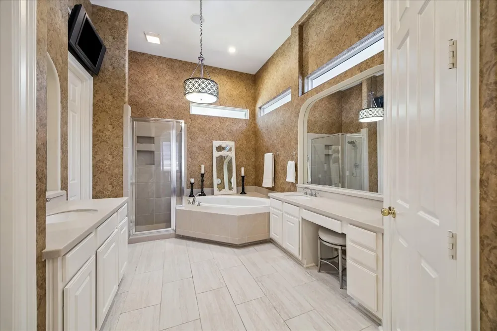 2727 Tudor Manor Houston, TX 77082
