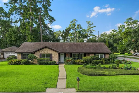 1102 Doral Lane