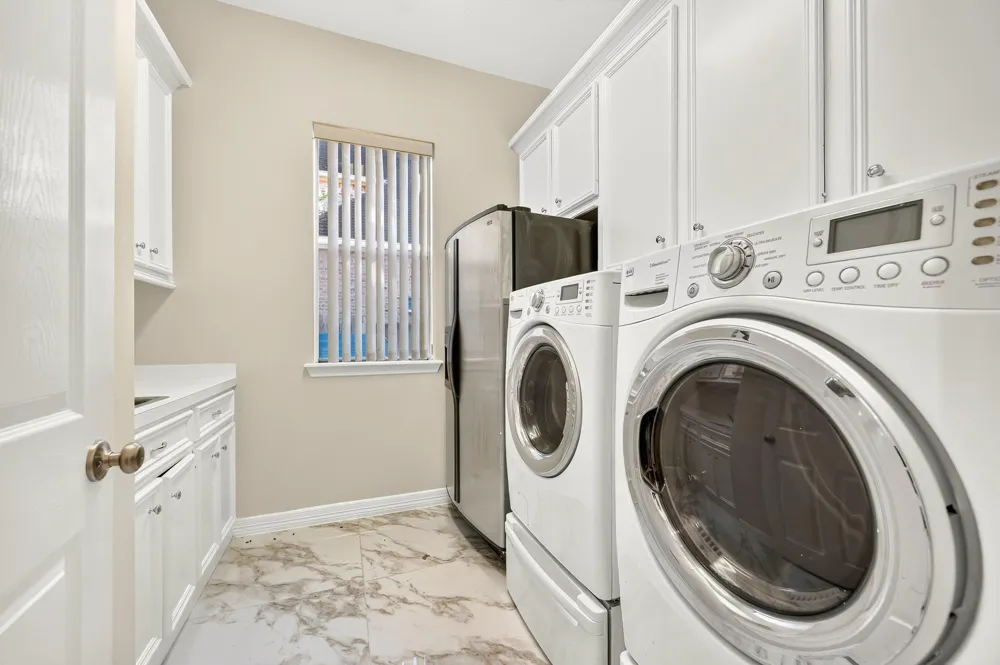 3707 Abbeywood Drive Pearland, TX 77584
