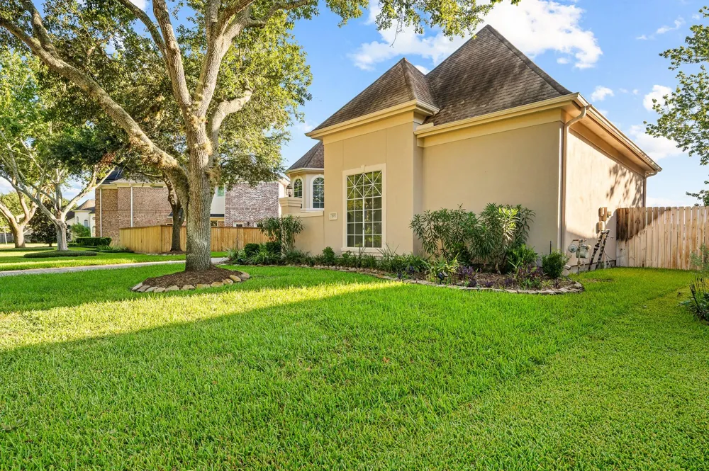 3707 Abbeywood Drive Pearland, TX 77584