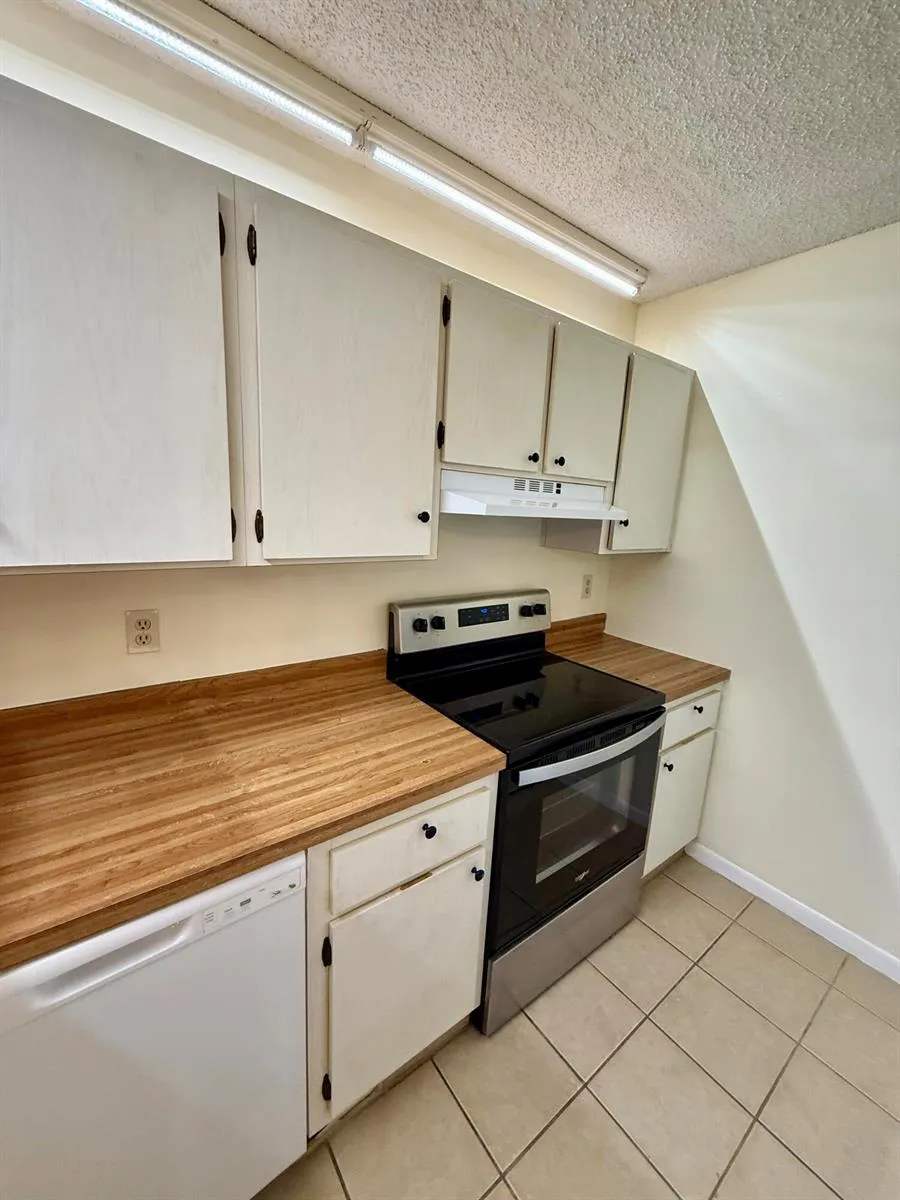 3764 UNIVERSITY DRIVE #I-8 Coral Springs, FL 33065