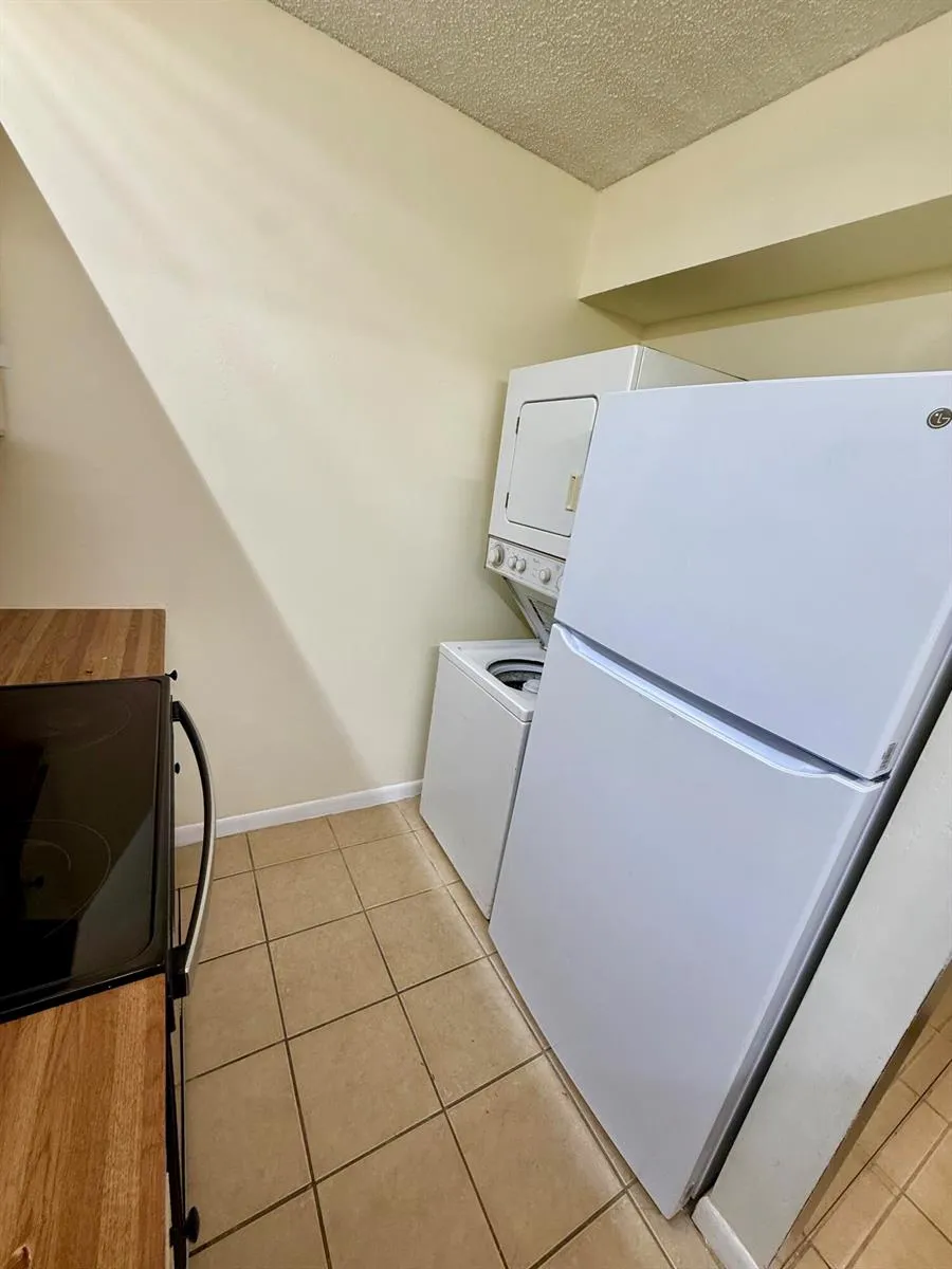 3764 UNIVERSITY DRIVE #I-8 Coral Springs, FL 33065