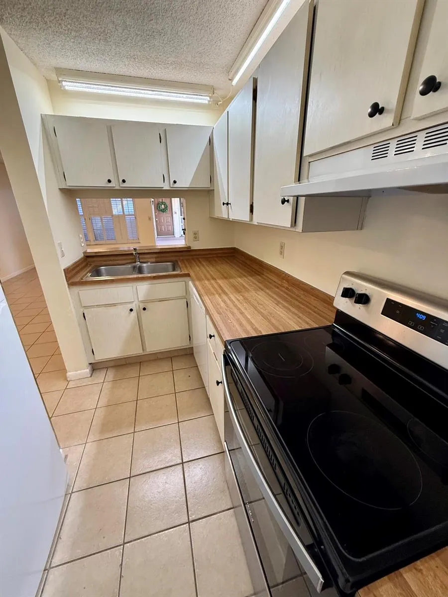 3764 UNIVERSITY DRIVE #I-8 Coral Springs, FL 33065