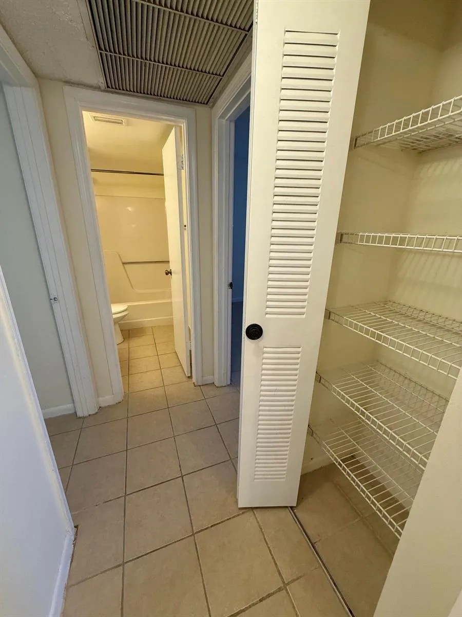3764 UNIVERSITY DRIVE #I-8 Coral Springs, FL 33065
