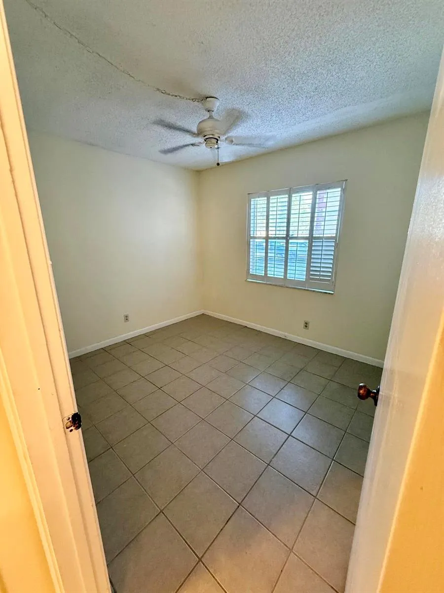 3764 UNIVERSITY DRIVE #I-8 Coral Springs, FL 33065