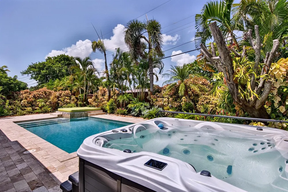 4821 NE 6th Avenue Oakland Park, FL 33334