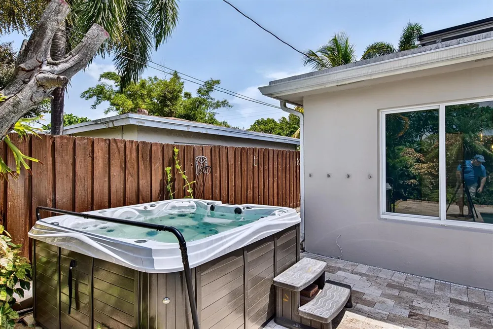4821 NE 6th Avenue Oakland Park, FL 33334