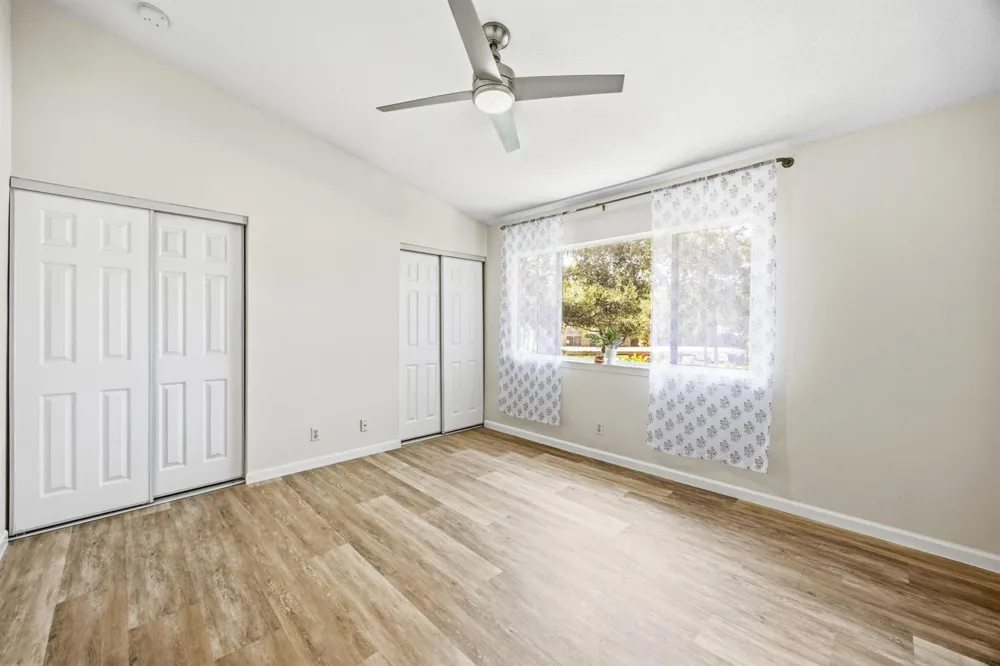 9872 NW 56th Place Coral Springs, FL 33076