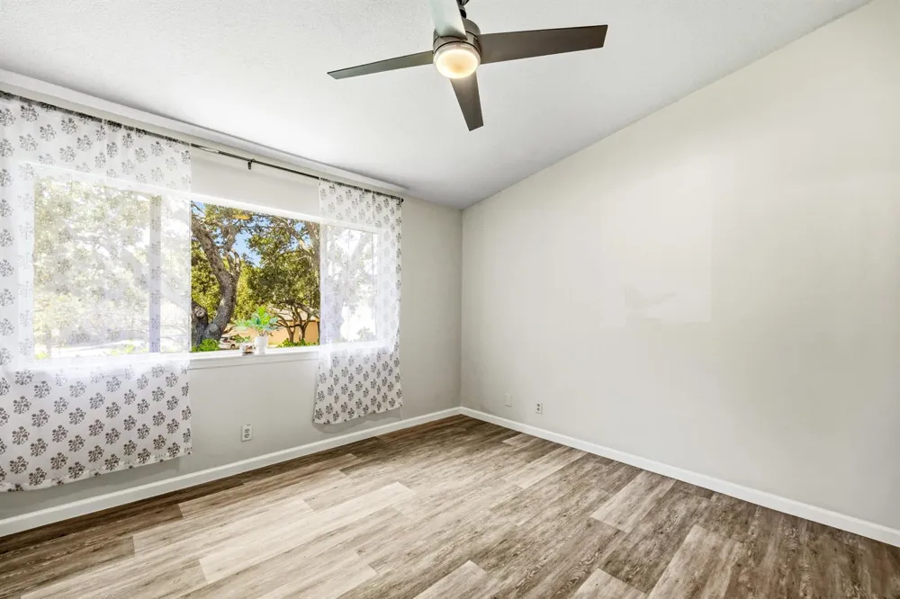 9872 NW 56th Place Coral Springs, FL 33076
