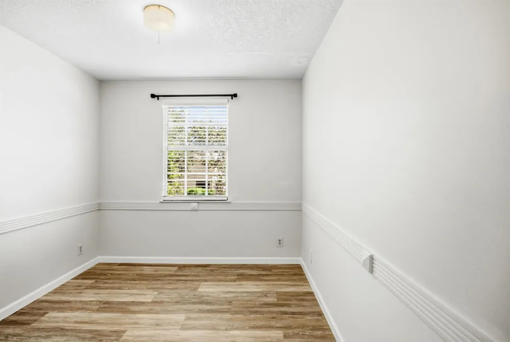 9872 NW 56th Place Coral Springs, FL 33076