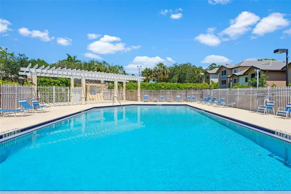 9872 NW 56th Place Coral Springs, FL 33076