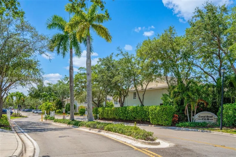 9872 NW 56th Place Coral Springs, FL 33076