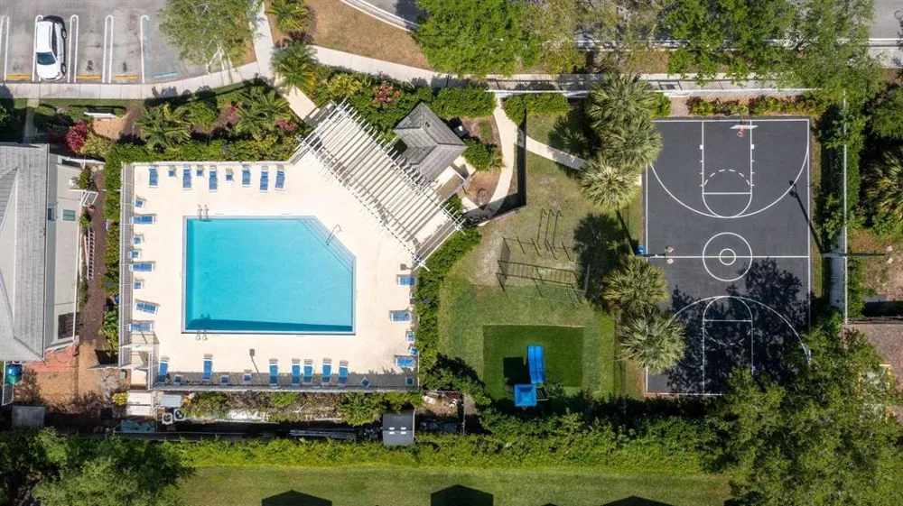 9872 NW 56th Place Coral Springs, FL 33076