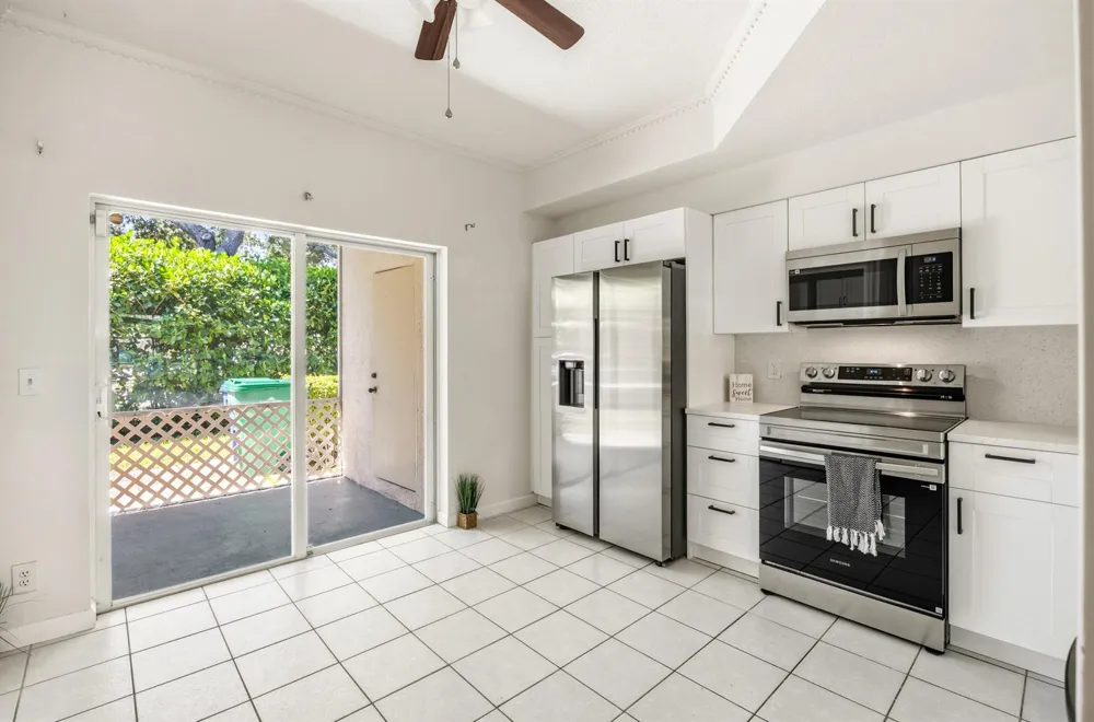 9872 NW 56th Place Coral Springs, FL 33076