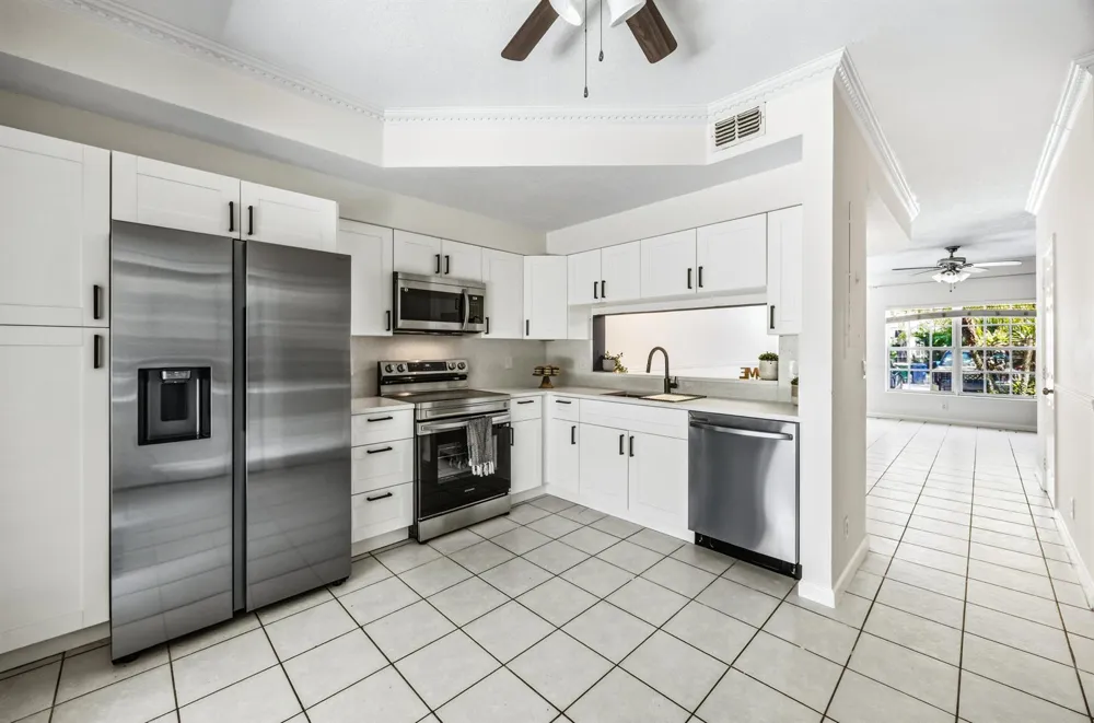 9872 NW 56th Place Coral Springs, FL 33076