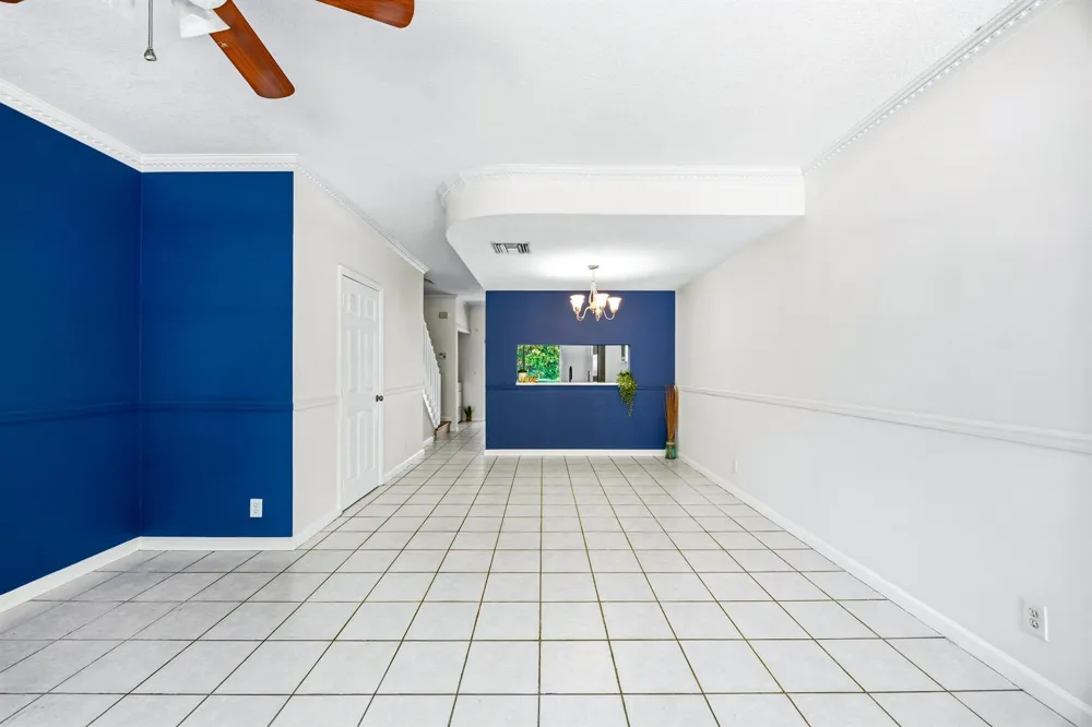 9872 NW 56th Place Coral Springs, FL 33076