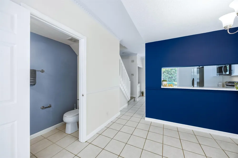 9872 NW 56th Place Coral Springs, FL 33076