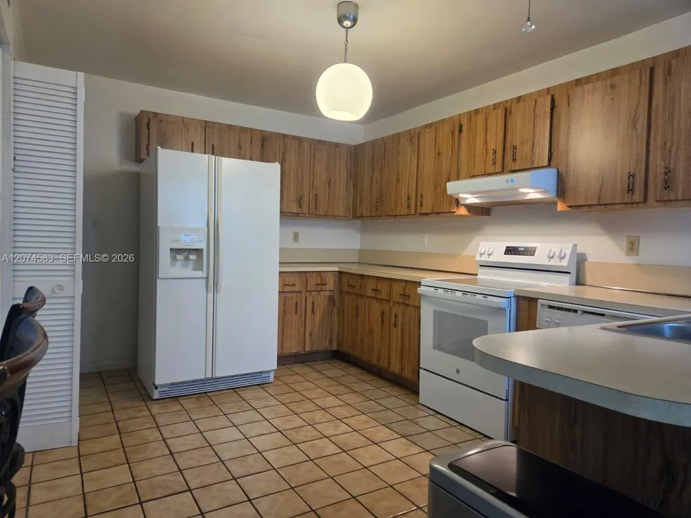 6745 NW 169th St #14F Hialeah, FL 33015
