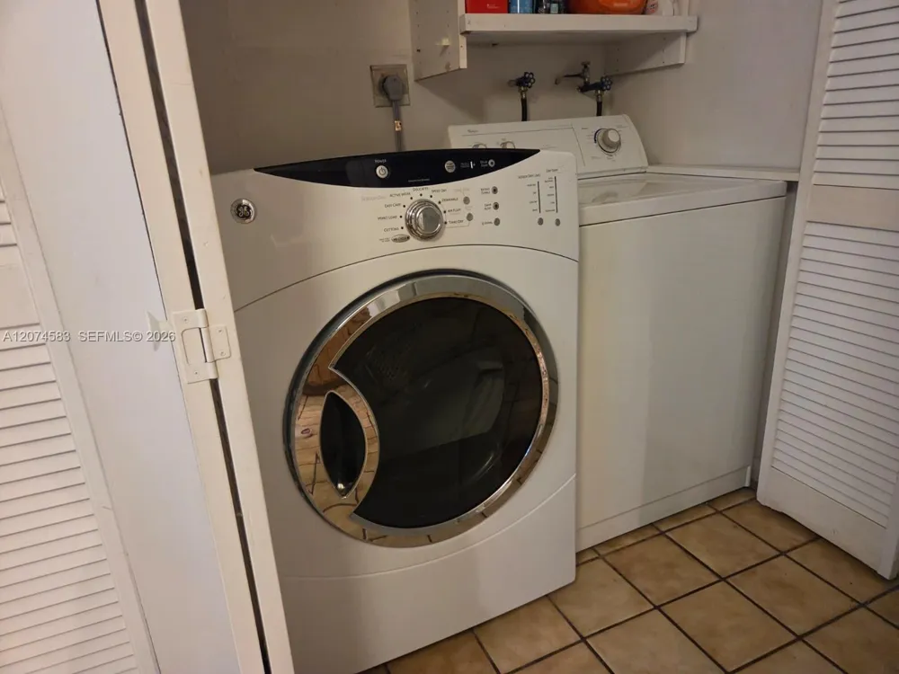 6745 NW 169th St #14F Hialeah, FL 33015