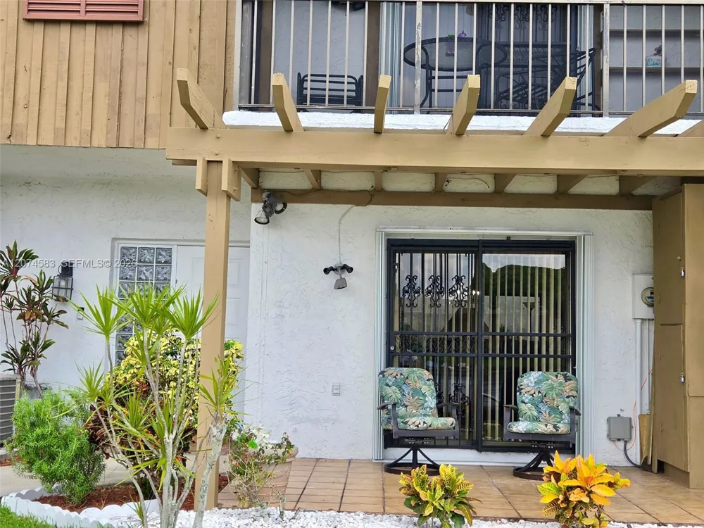 6745 NW 169th St #14F Hialeah, FL 33015