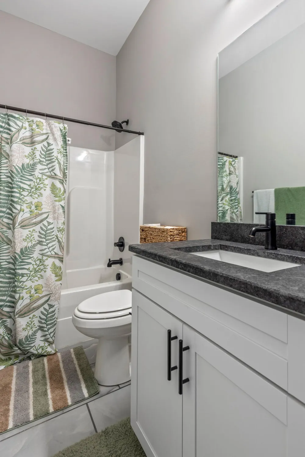 725 Burnside Place #33 Chattanooga, TN 37408