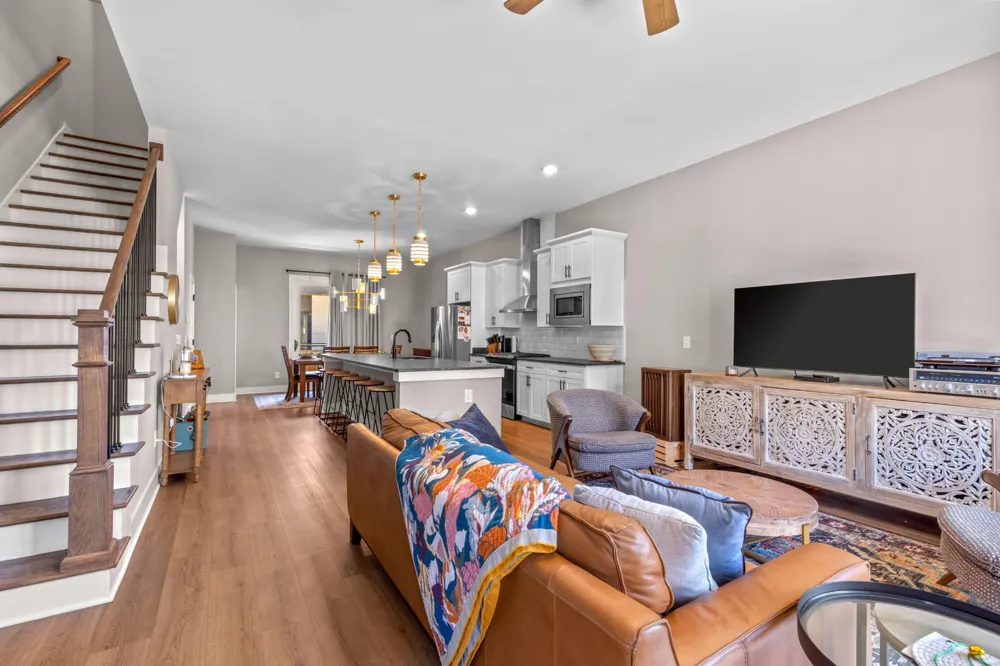 725 Burnside Place #33 Chattanooga, TN 37408