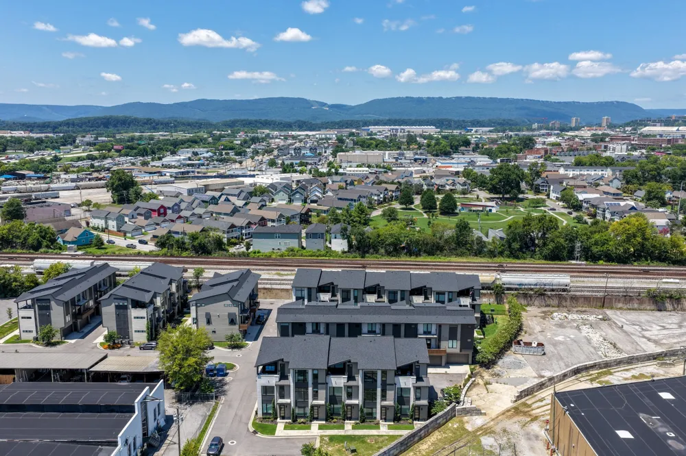725 Burnside Place #33 Chattanooga, TN 37408