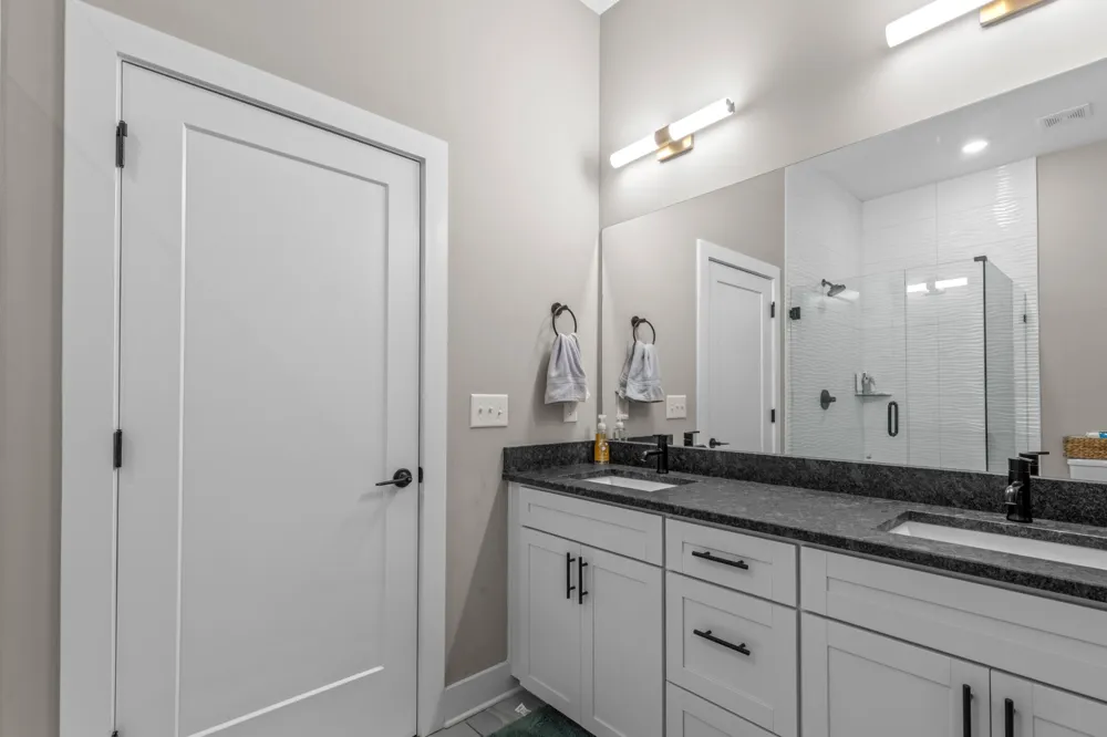725 Burnside Place #33 Chattanooga, TN 37408