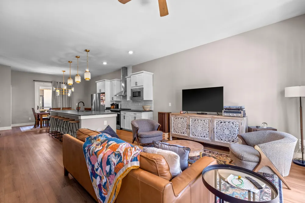 725 Burnside Place #33 Chattanooga, TN 37408