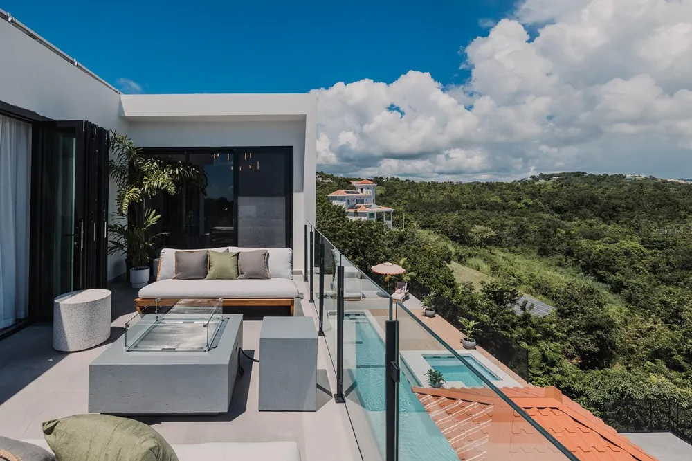 13-14 PORT ROAD Humacao, PR 00791