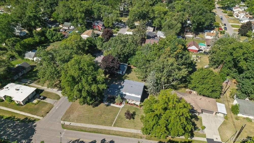 2260 S Harvey Avenue Westland City, MI 48186