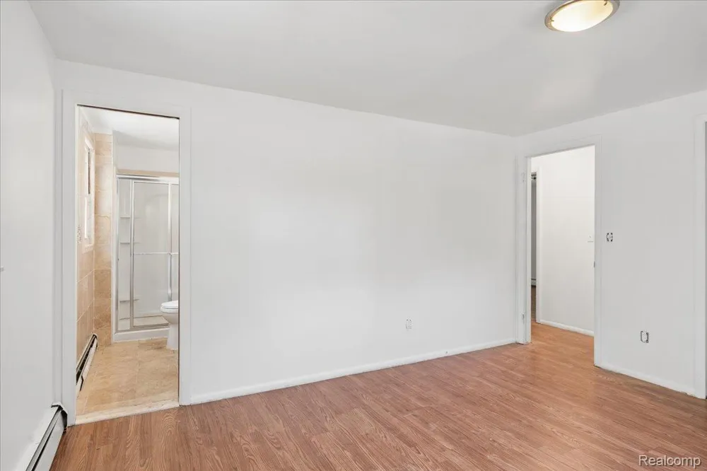 2260 S Harvey Avenue Westland City, MI 48186