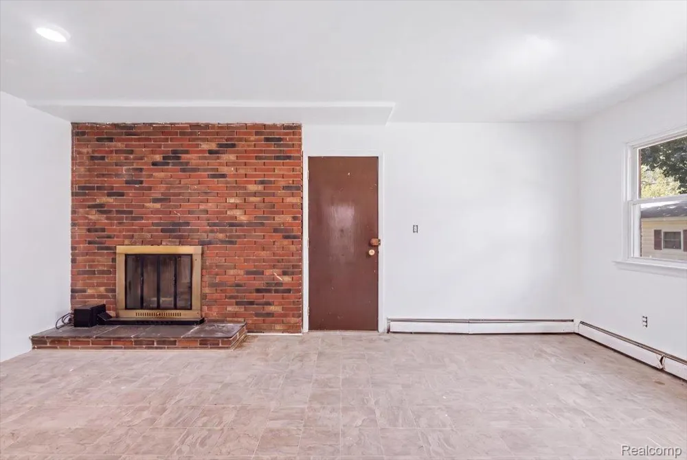 2260 S Harvey Avenue Westland City, MI 48186