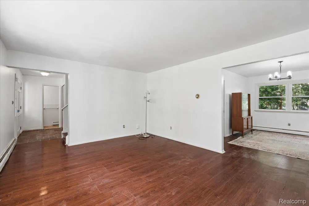 2260 S Harvey Avenue Westland City, MI 48186