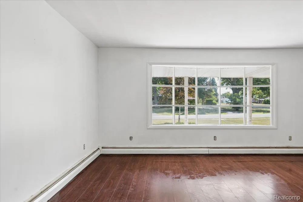 2260 S Harvey Avenue Westland City, MI 48186