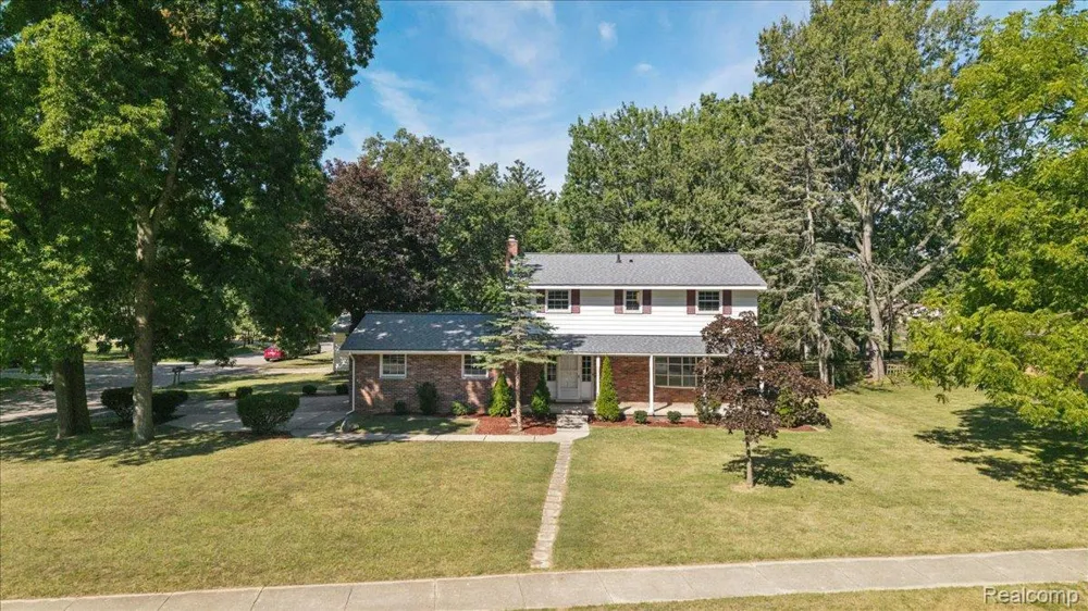 2260 S Harvey Avenue Westland City, MI 48186